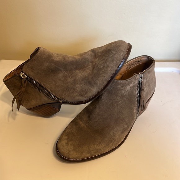 Vionic booties - Picture 2 of 2